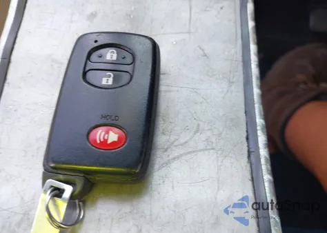 2013 Toyota Prius V Three z USA, uszkodzony, nr VIN JTDZN3EU0D3258075